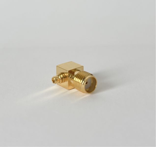 Переходник MMCX-Male-90 - SMA-Female (коннектор папа - мама) угловой t0000073 фото
